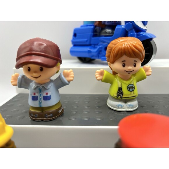 Fisher Price Little People Mixed Lot of 7 Workers Helpers Jobs Mailman & Vehicle - Picture 8 of 9